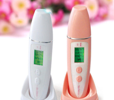 Zenvia Beauty digital skin moisture tester showing a handheld device with digital display for measuring skin hydration levels