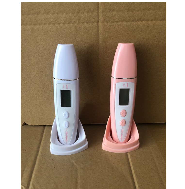 Zenvia Beauty Digital Skin Moisture Tester showing a handheld device with a screen and probe for assessing skin hydration.