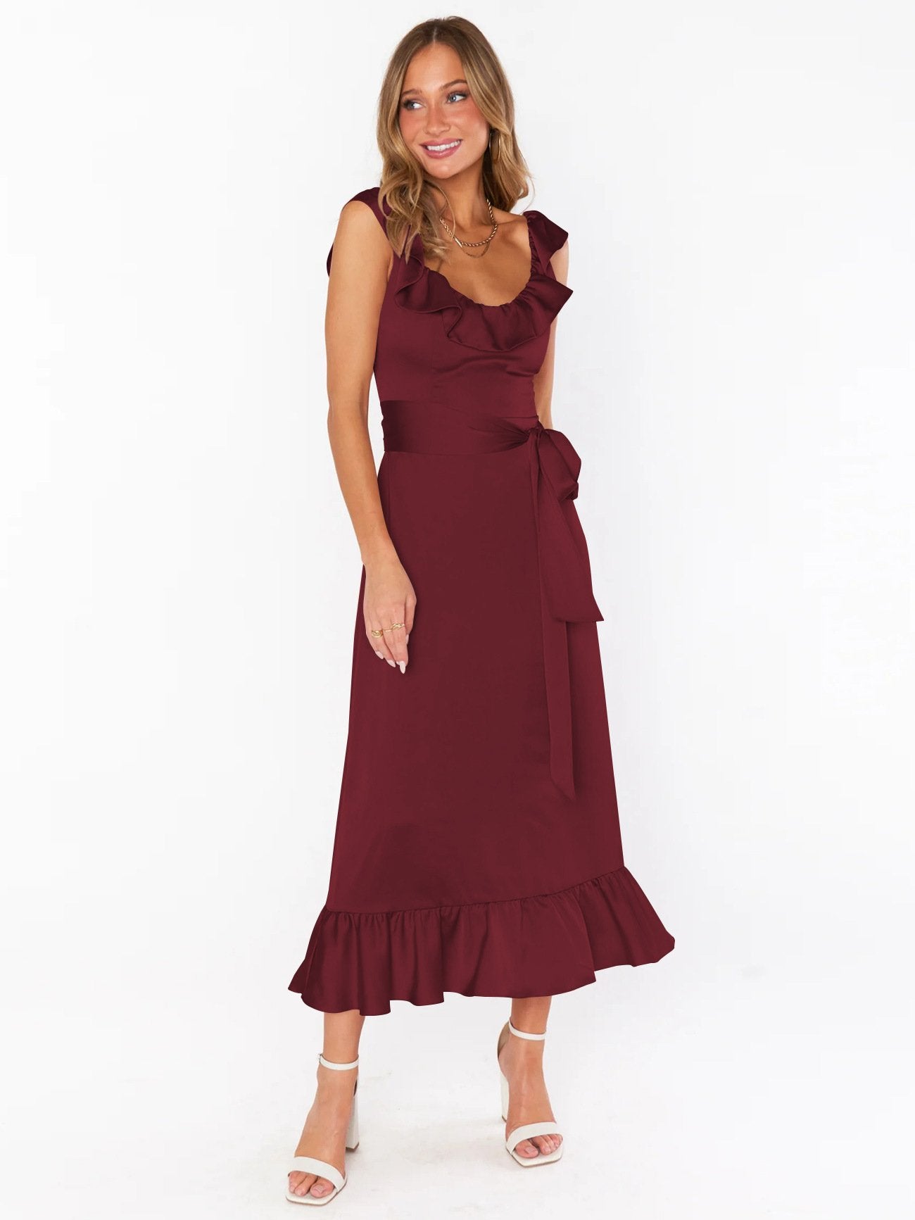 Zenvia Beauty lace-up summer dress featuring lightweight fabric, sleeveless design, and a flowing silhouette.