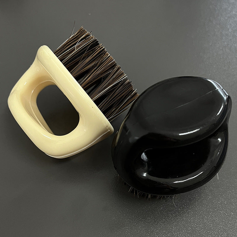 Zenvia Beauty vintage hair styling brush with wooden handle and natural bristles for gentle grooming and classic hair styling.
