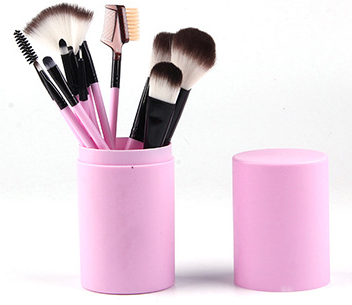 Zenvia Beauty 12-piece makeup brush set with various brushes for foundation, eyeshadow, and blending on a white background.