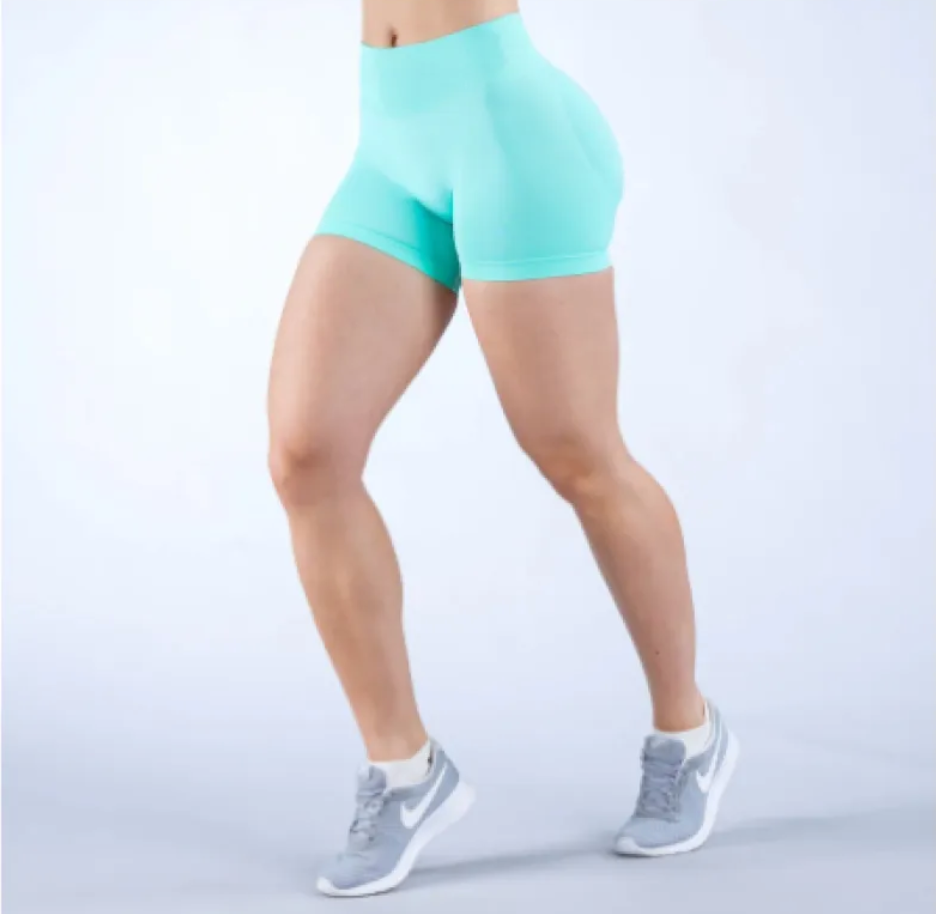 Zenvia Beauty seamless fitness yoga shorts in black, showing a close-up of the smooth, stretchy fabric and comfortable fit.