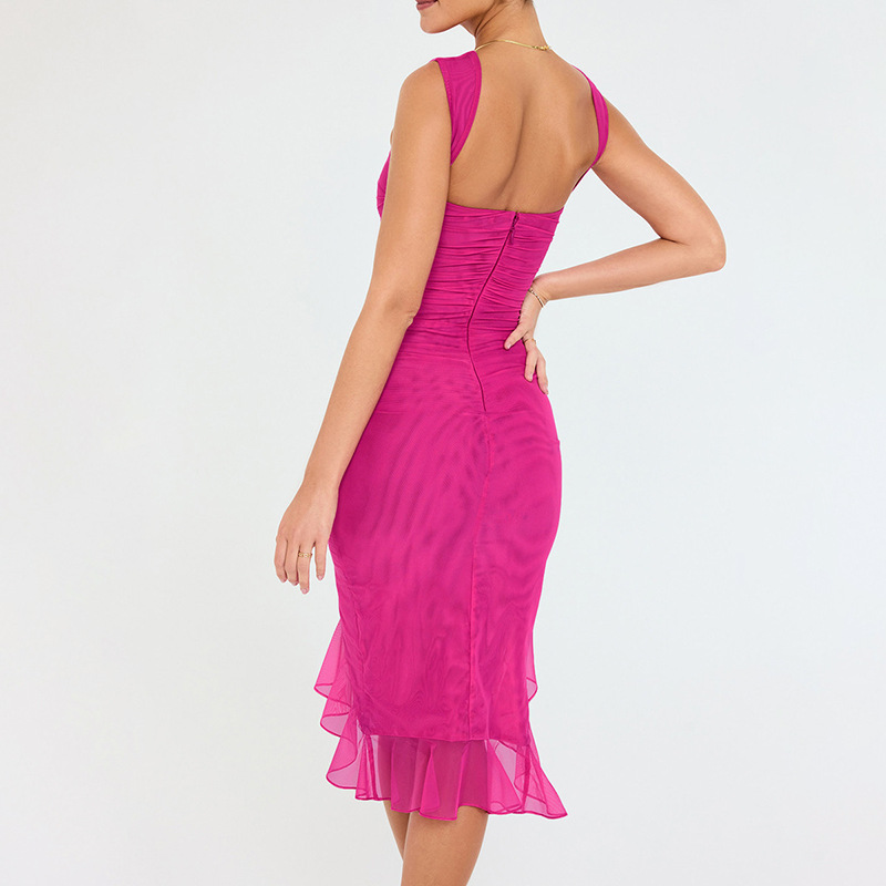 Zenvia Beauty women's sleeveless slim dress, fitted design with a smooth fabric, shown on a mannequin.