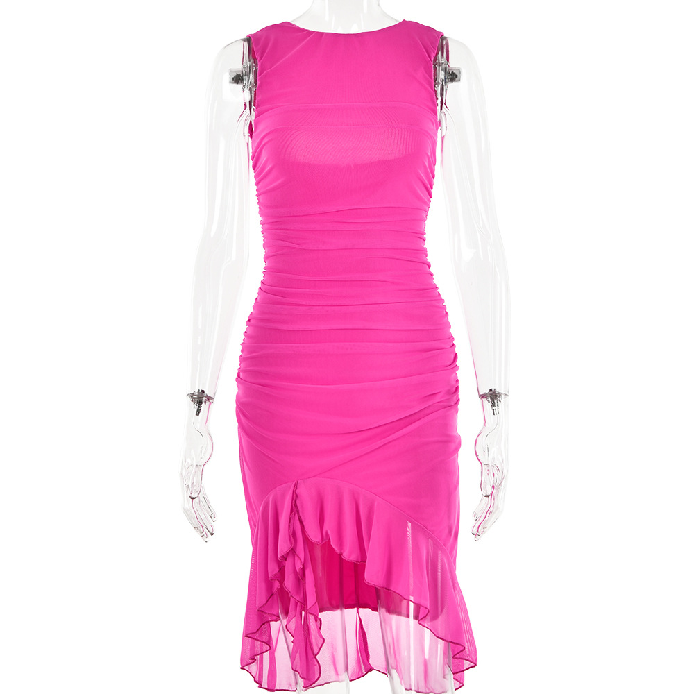 Zenvia Beauty women's sleeveless slim dress in black, featuring a fitted silhouette and elegant design.