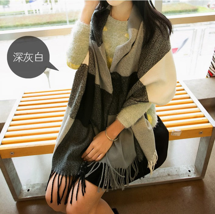 Women's Plaid Fringe Winter Scarf – product view 2